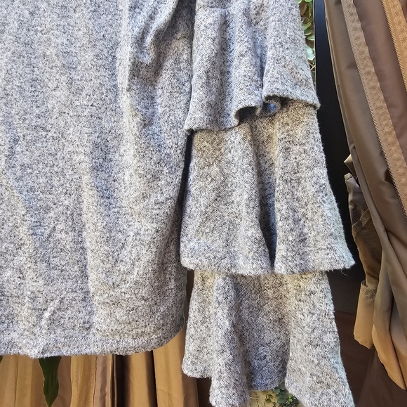 Aqua ruffle sleeve shirt - Picture 2 of 4